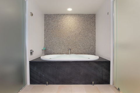 Private Sea Temple Penthouse 407 - Hervey Bay Accommodation 1
