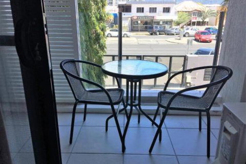 Inner City Granny Flat - Hervey Bay Accommodation 1