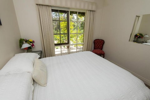Hollyhock B&B - Hervey Bay Accommodation 4