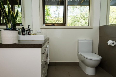 Hollyhock B&B - Hervey Bay Accommodation 2