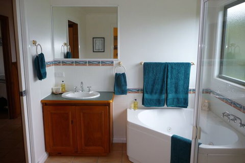 Johanna Bluegum Holiday Cabins - Hervey Bay Accommodation 4
