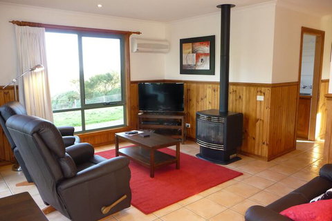 Johanna Bluegum Holiday Cabins - Hervey Bay Accommodation 7