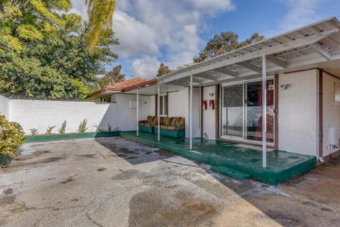 Beautiful Deluxe Family Friendly Holiday House - Hervey Bay Accommodation 1