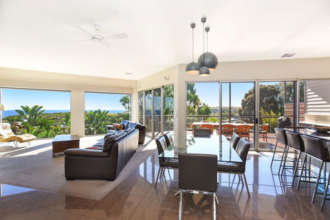 Lavina Luxury Beach House - Hervey Bay Accommodation 7