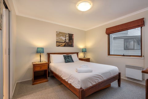 Absinthe - Hervey Bay Accommodation 2