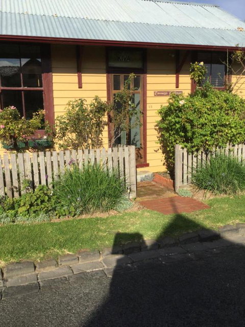 Twomeys Cottage - Hervey Bay Accommodation 4