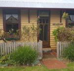 Twomeys Cottage - Hervey Bay Accommodation