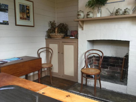 Albion Cottage - Hervey Bay Accommodation 2