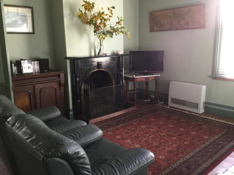 Albion Cottage - Hervey Bay Accommodation 1