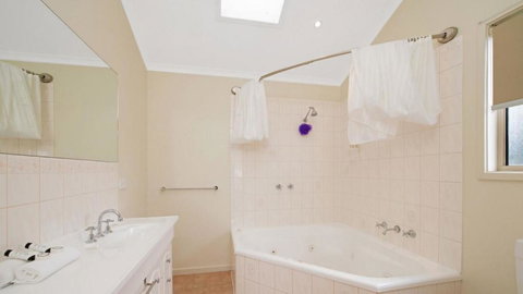 Valkei - Hervey Bay Accommodation 1