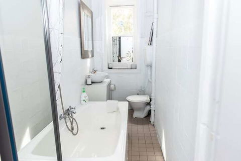 Bondi Beach Gorgeous Apartment H323 - Hervey Bay Accommodation 7