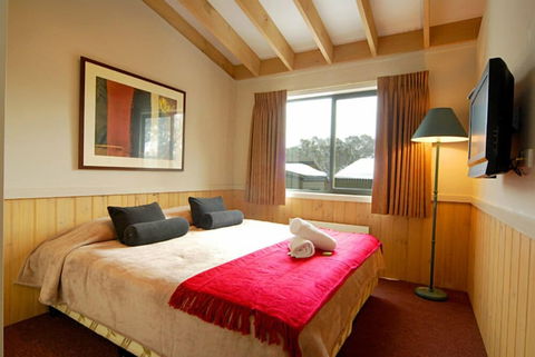 Discobulous 6 - Hervey Bay Accommodation 4