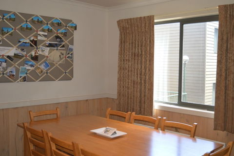 Discobulous 6 - Hervey Bay Accommodation 3