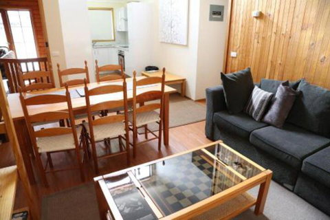 Whispering Pines 2 - Hervey Bay Accommodation 4