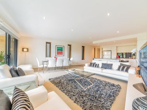 Cscape 3brm Apartment With A View - Hervey Bay Accommodation 1