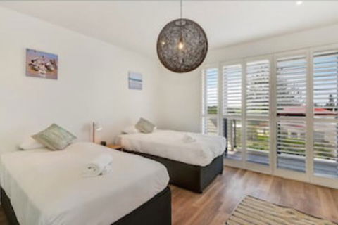 Magnificent Beach House - Tourism Hervey Bay 5