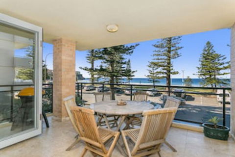 Beachfront On Golden Mile - Hervey Bay Accommodation 0