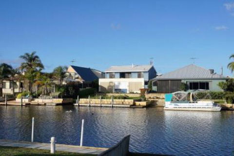 Holiday House - Hervey Bay Accommodation 0