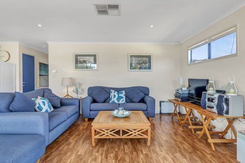 Zephyr Shores - Hervey Bay Accommodation 6