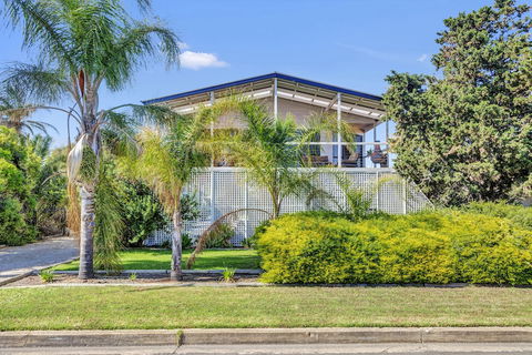 Zephyr Shores - Hervey Bay Accommodation 2