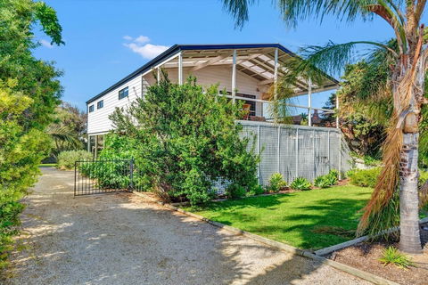 Zephyr Shores - Hervey Bay Accommodation 1
