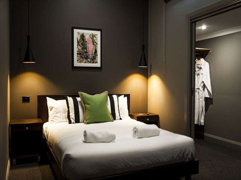 Criterion Hotel Sale - Hervey Bay Accommodation 4