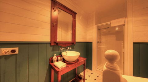 Grace's Spa Cottage - Hervey Bay Accommodation 5