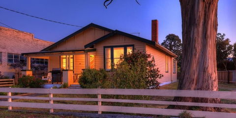 Grace's Spa Cottage - Hervey Bay Accommodation 0