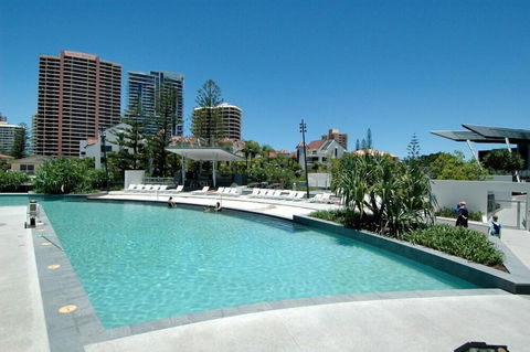 Apartment 4204 - HR Surfers Paradise - Tourism Hervey Bay 3