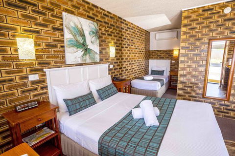 Apple & Grape Motel - Tourism Hervey Bay 2