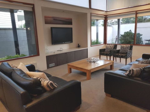 Beach Haven - Hervey Bay Accommodation 3