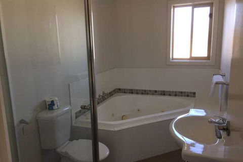 Inverloch Cabins - Hervey Bay Accommodation 6