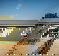 Kirsten Accommodation Parkes - Hervey Bay Accommodation