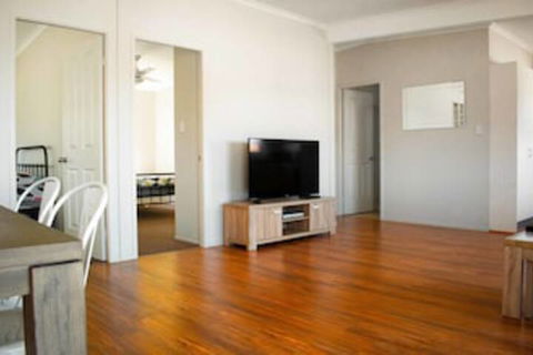 High View Cottage - Hervey Bay Accommodation 0