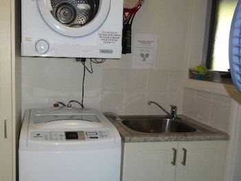 Ironbark - Deluxe Family Townhouse - Hervey Bay Accommodation 6