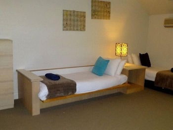 Ironbark - Deluxe Family Townhouse - Hervey Bay Accommodation 1