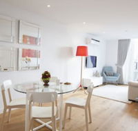 Boutique Stays - Sea Breeze Port Melbourne - Hervey Bay Accommodation