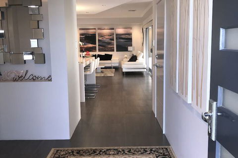 Magnificent Beach Retreat - Tourism Hervey Bay 3