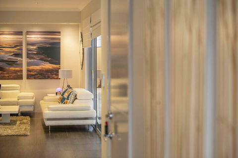 Magnificent Beach Retreat - Tourism Hervey Bay 4