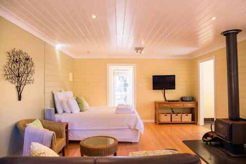 Avalon Private Spa Villa - Adults Only - Hervey Bay Accommodation 1