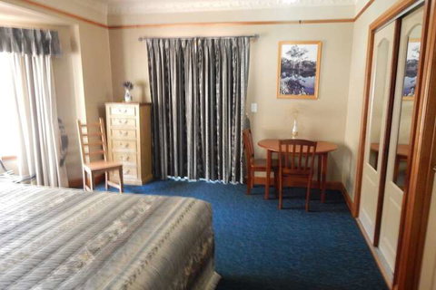 R On The Downs BnB & Spa Cottages - Tourism Hervey Bay 3