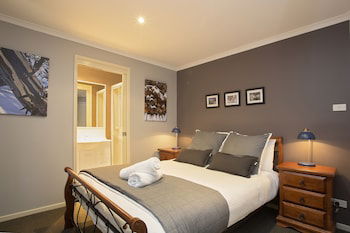 Acacia 2 - Luxurious Holiday Townhouse - Hervey Bay Accommodation 0