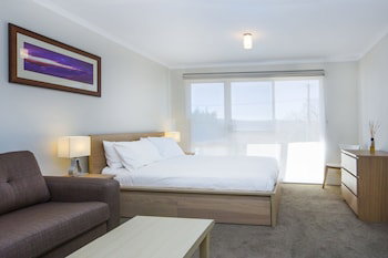 Cascades 3 Well Appointed And Central Location - Hervey Bay Accommodation 0