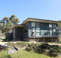 Ecocrackenback 12 'Sustainable chalet close to the slopes.' - Hervey Bay Accommodation