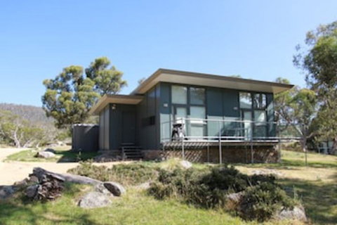 Ecocrackenback 12 'Sustainable Chalet Close To The Slopes.' - Hervey Bay Accommodation 0
