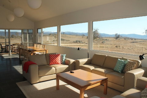 Manna Tree Farm -modern Home With Majestic Views In Stunning Countryside - Hervey Bay Accommodation 4
