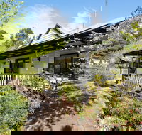 Cottage at 4A - Hervey Bay Accommodation