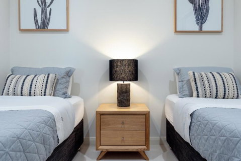 CENTRAL NO 5 LUXURY APARTMENT - Hervey Bay Accommodation 1