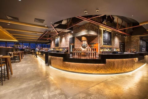 Nightcap At The Cheeky Squire - Tourism Hervey Bay 6