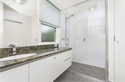 JOHANSSONS PERCH COTTAGE - Hervey Bay Accommodation 5